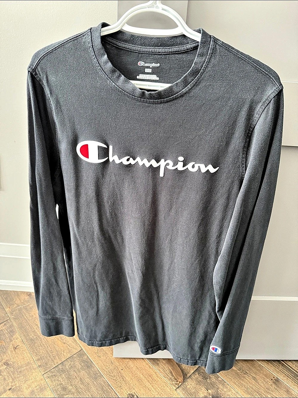Champion Classic Graphic Long-Sleeve T-Shirt